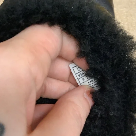 UGG Black Leather Mules with Fur Lining - Picture 7 of 7